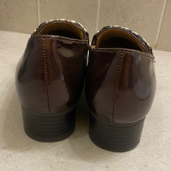 A2 By Aerosoles Women's Dark Brown Chain Loafers 5.5 - Picture 7 of 7